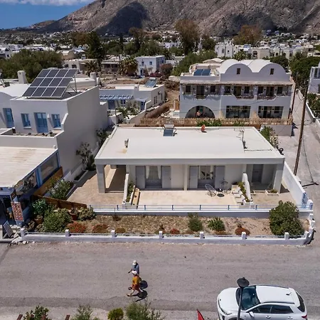 Villa Blue Canvas Perissa (Santorini)