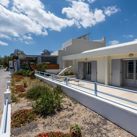 Blue Canvas Villa Perissa (Santorini)