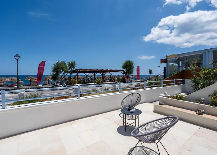 Blue Canvas * Perissa (Santorini)