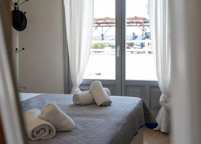 Blue Canvas Villa Perissa (Santorini)