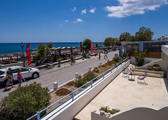 Blue Canvas Perissa (Santorini)