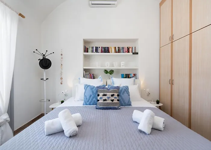 Villa Blue Canvas Perissa (Santorini)