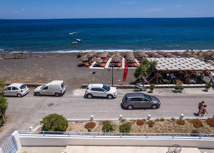 Blue Canvas * Perissa (Santorini)