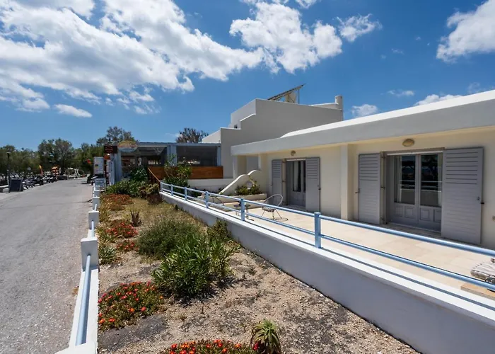 Blue Canvas Villa Perissa (Santorini)