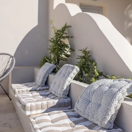 Blue Canvas Villa Perissa (Santorini)