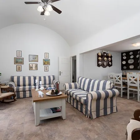Villa Blue Canvas