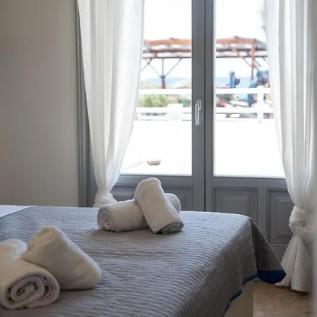 Blue Canvas Villa Perissa (Santorini)