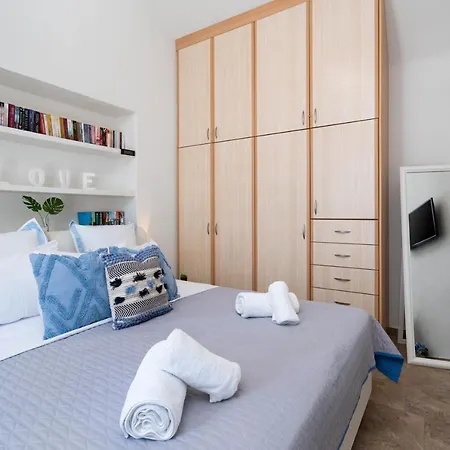 Villa Blue Canvas Perissa (Santorini)